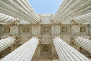 View from the floor of the Supreme Court building to its ceiling by the pillars